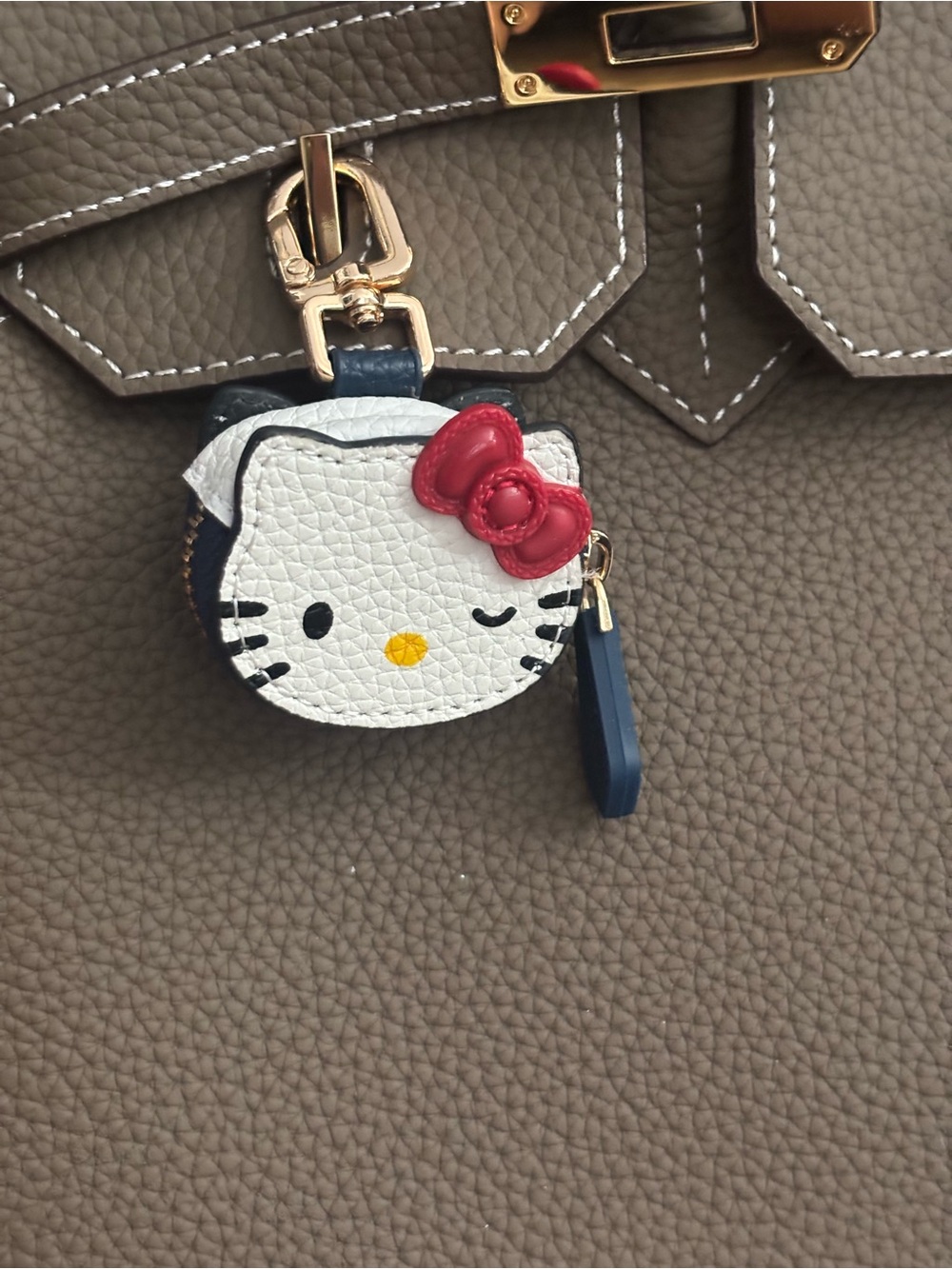 Hello Kitty Zipper Key Charm/ zip tag - Picture 2 of 4